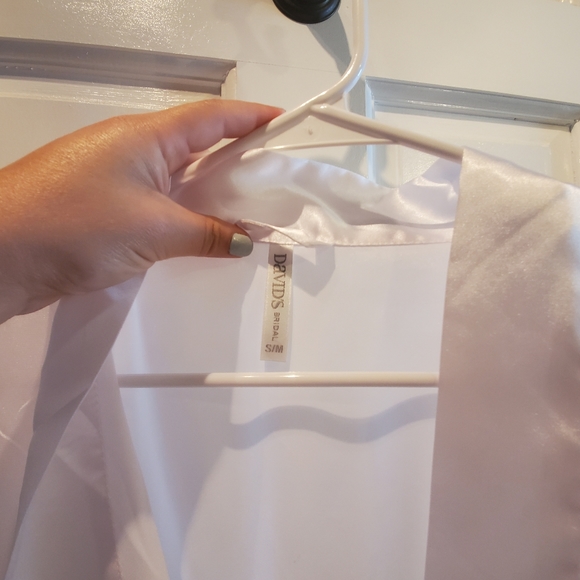 Bridal Robe - LIKE NEW - Picture 4 of 5